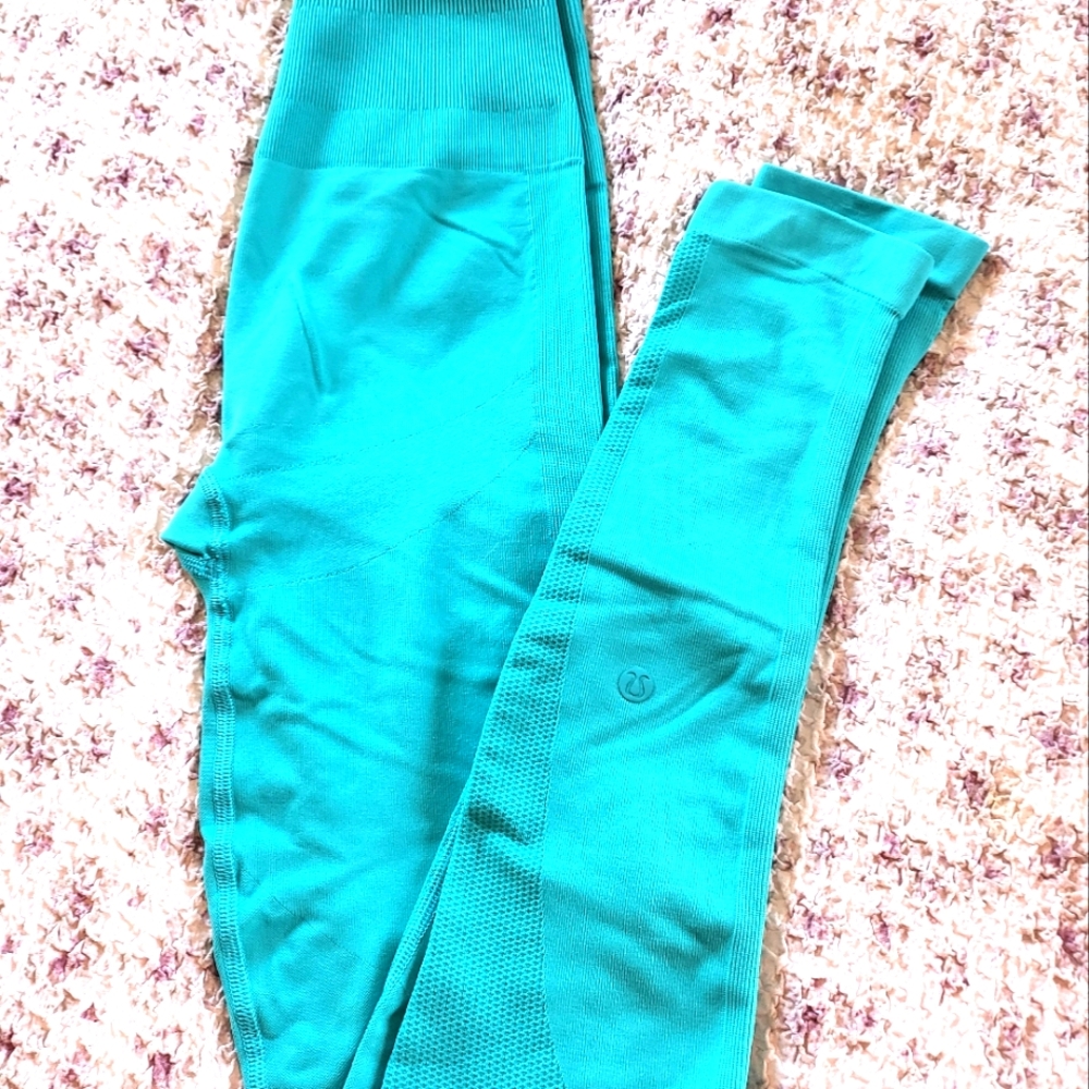 Lululemon high rise turquoise small leggings
